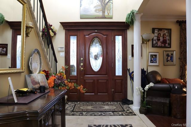 35 Hastings Drive, Ridge, NY 11961