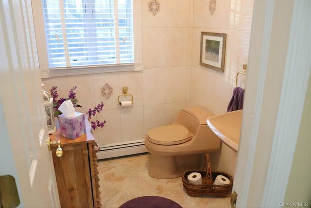 35 Hastings Drive, Ridge, NY 11961