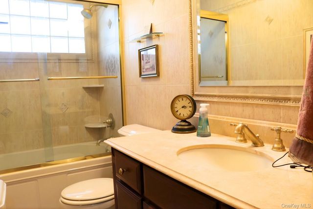 35 Hastings Drive, Ridge, NY 11961