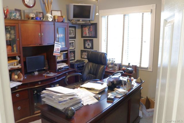 35 Hastings Drive, Ridge, NY 11961