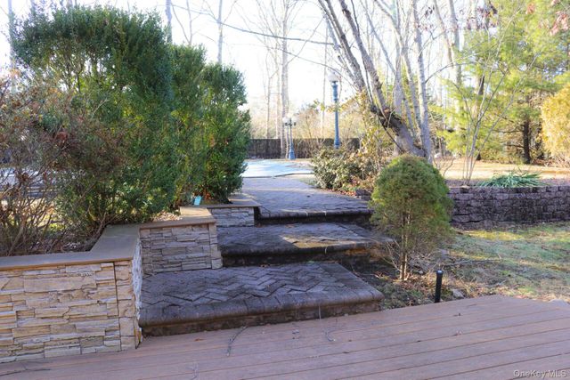 35 Hastings Drive, Ridge, NY 11961