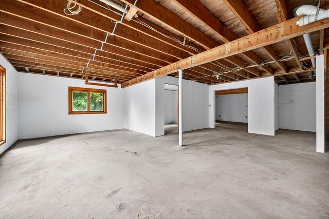 25 N Oceana Drive, Hart, MI 49455