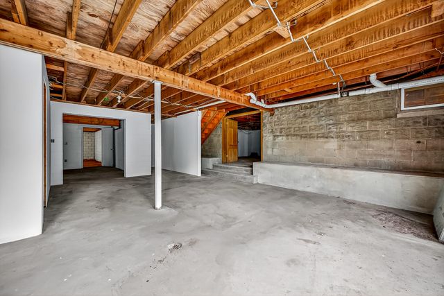 25 N Oceana Drive, Hart, MI 49455