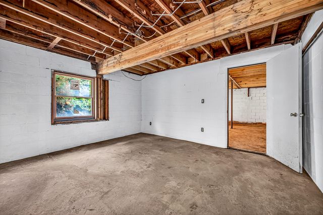 25 N Oceana Drive, Hart, MI 49455