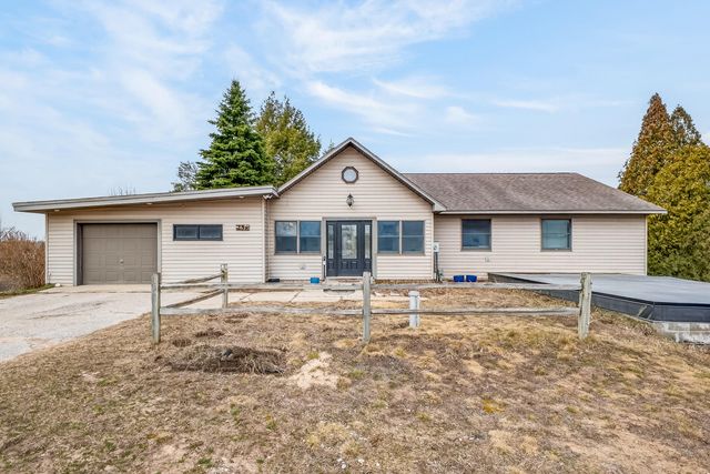 25 N Oceana Drive, Hart, MI 49455