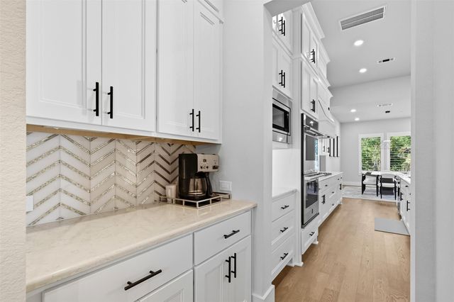 27720 Hazelbrook Lane, Spring, TX 77386