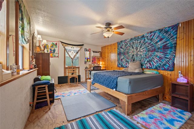 501 Limestone LN, Driftwood, TX 78619