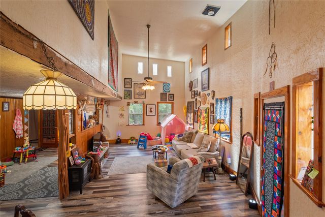 501 Limestone LN, Driftwood, TX 78619