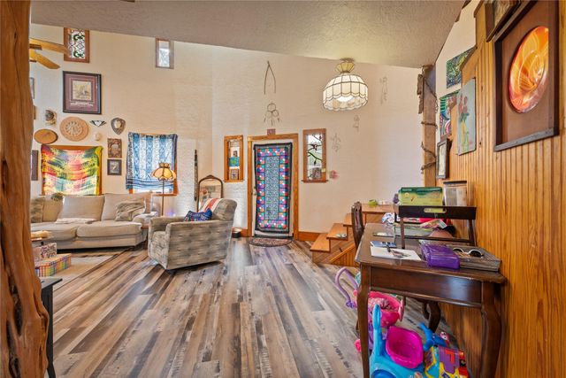 501 Limestone LN, Driftwood, TX 78619