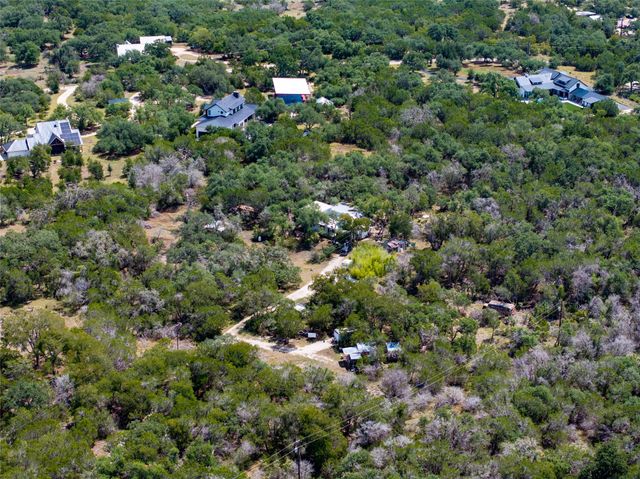 501 Limestone LN, Driftwood, TX 78619