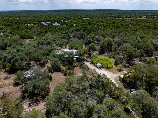 501 Limestone LN, Driftwood, TX 78619