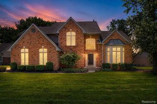 1297 Almond Drive, Troy, MI 48098