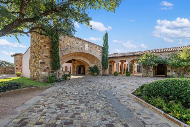 203 La Serena LOOP, Horseshoe Bay, TX 78657