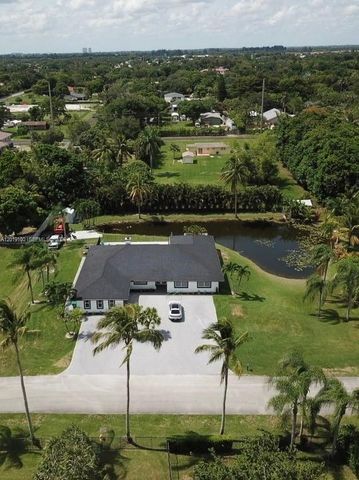 11701 SW 21st Court, Davie, FL 33325