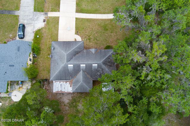 421 S Blue Lake Avenue, Deland, FL 32724