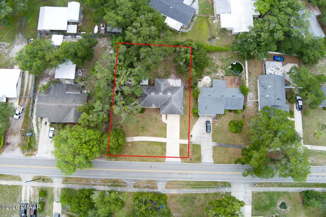 421 S Blue Lake Avenue, Deland, FL 32724