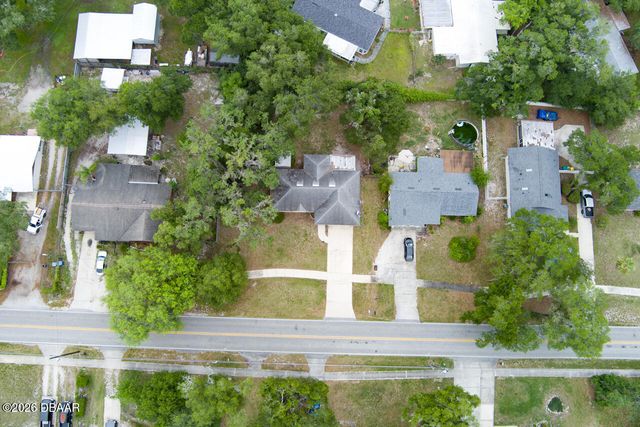 421 S Blue Lake Avenue, Deland, FL 32724