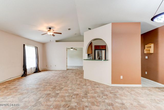 421 S Blue Lake Avenue, Deland, FL 32724