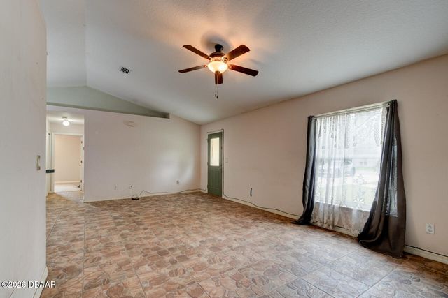 421 S Blue Lake Avenue, Deland, FL 32724