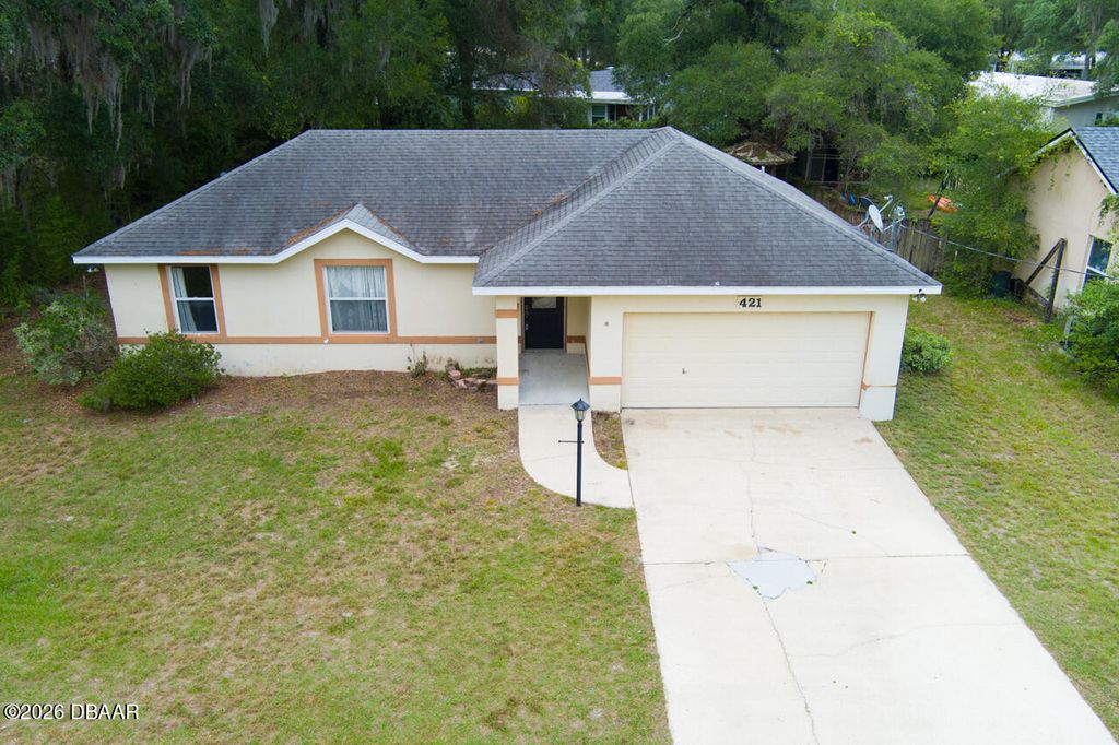 421 S Blue Lake Avenue, Deland, FL 32724