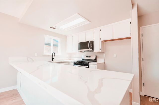 4617 Country Wood Lane, Bakersfield, CA 93313