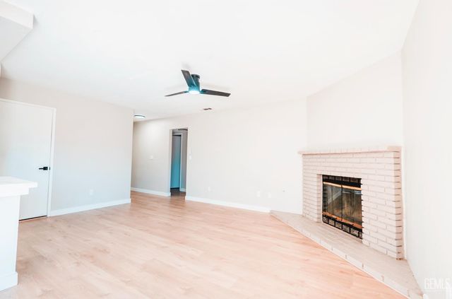 4617 Country Wood Lane, Bakersfield, CA 93313