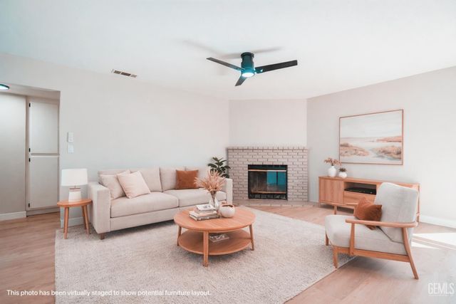 4617 Country Wood Lane, Bakersfield, CA 93313