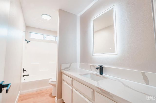 4617 Country Wood Lane, Bakersfield, CA 93313