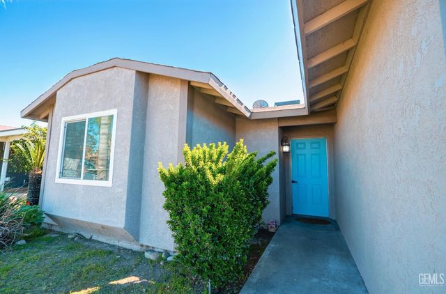 4617 Country Wood Lane, Bakersfield, CA 93313