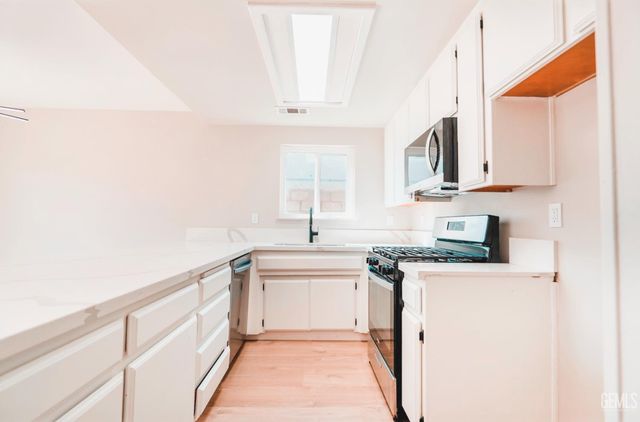 4617 Country Wood Lane, Bakersfield, CA 93313