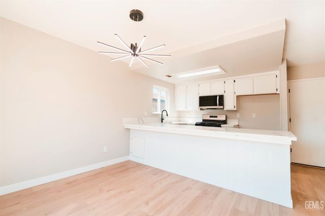 4617 Country Wood Lane, Bakersfield, CA 93313