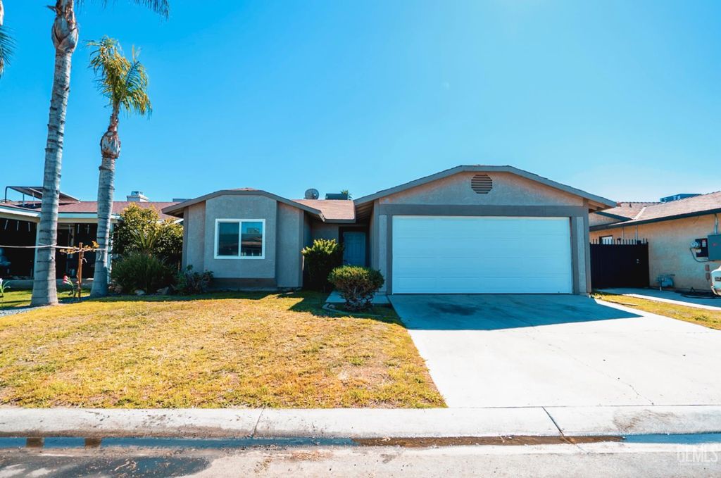 4617 Country Wood Lane, Bakersfield, CA 93313