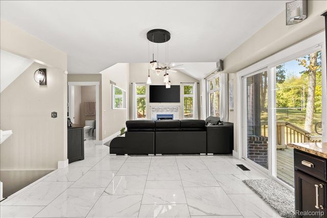 2420 Baltimore Court, Commerce Charter Township, MI 48382