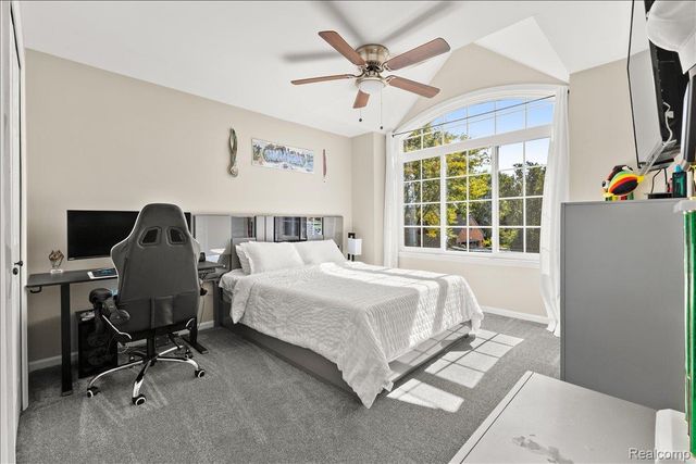 2420 Baltimore Court, Commerce Charter Township, MI 48382