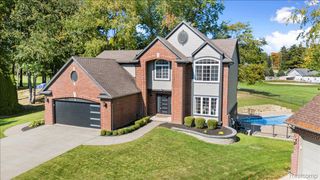 2420 Baltimore Court, Commerce Charter Township, MI 48382