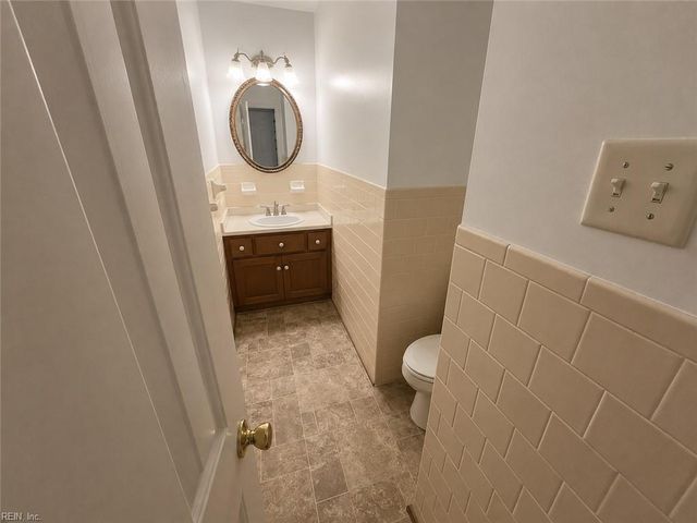 72 Apollo DR, Hampton, VA 23669