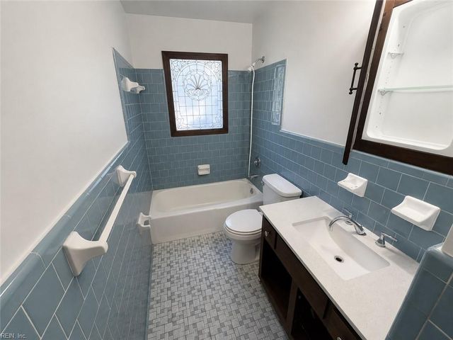 72 Apollo DR, Hampton, VA 23669