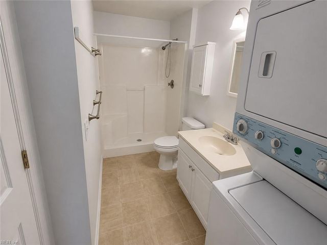 72 Apollo DR, Hampton, VA 23669