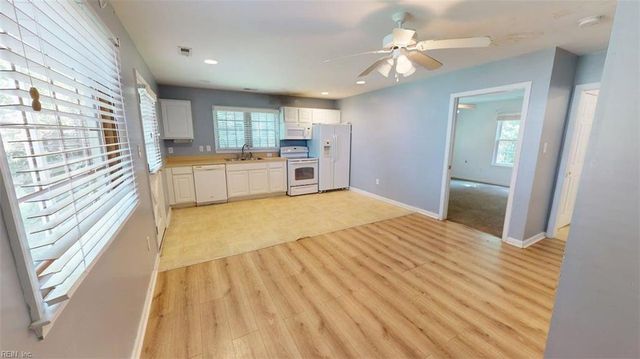 72 Apollo DR, Hampton, VA 23669