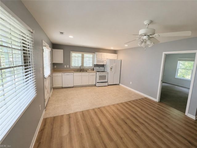72 Apollo DR, Hampton, VA 23669