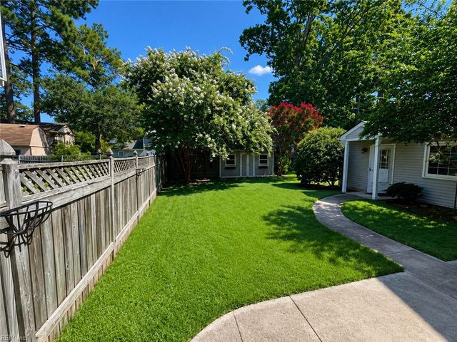 72 Apollo DR, Hampton, VA 23669
