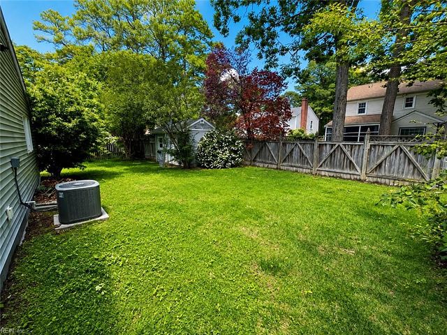 72 Apollo DR, Hampton, VA 23669