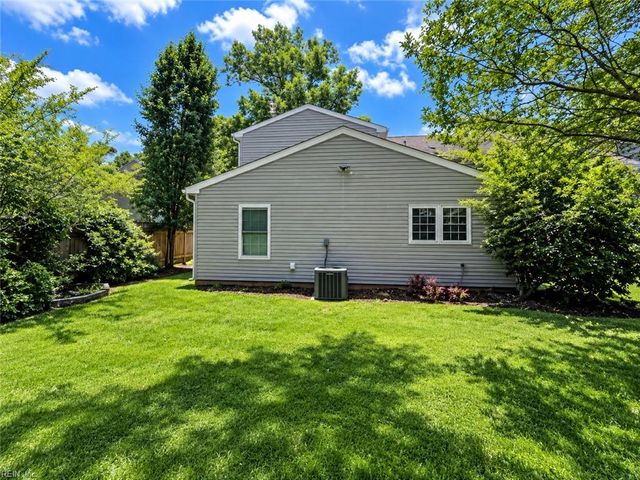 72 Apollo DR, Hampton, VA 23669