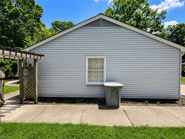 72 Apollo DR, Hampton, VA 23669