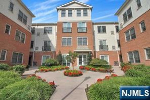 3116 The Plaza 3116, Tenafly, NJ 07670