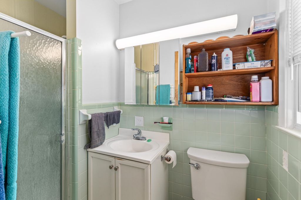 Image 14 of property listing at 4744 Holbird Street, North Charleston, SC 29405