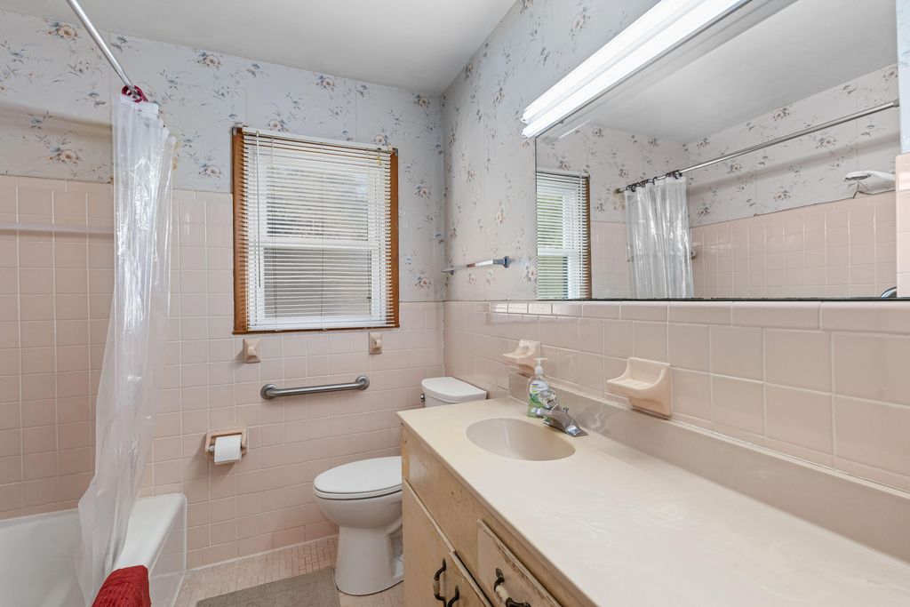 Image 19 of property listing at 4744 Holbird Street, North Charleston, SC 29405