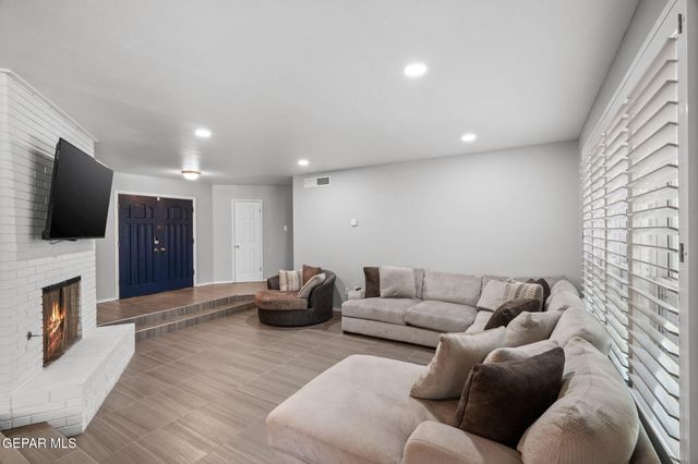 8409 W H Burges Drive, El Paso, TX 79925