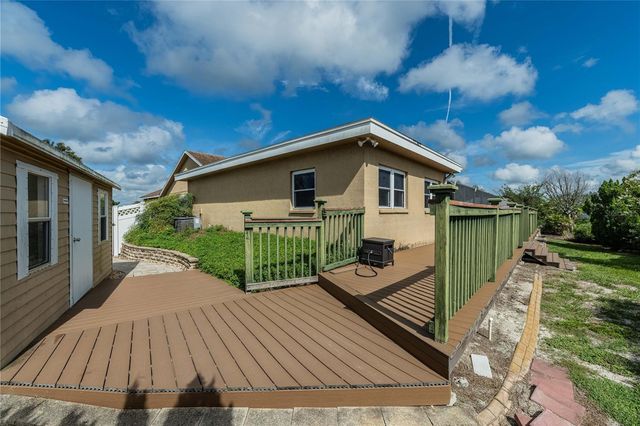 205 THOMAS COURT, Winter Haven, FL 33880
