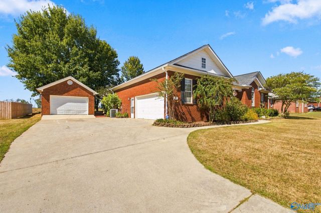 23917 May Lane, Athens, AL 35613